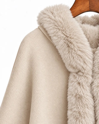 Margaux™ châle à capuche en polaire