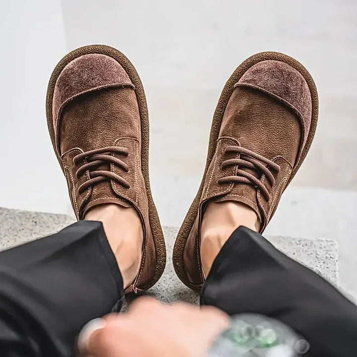 Chaussures André marron, détail des lacets